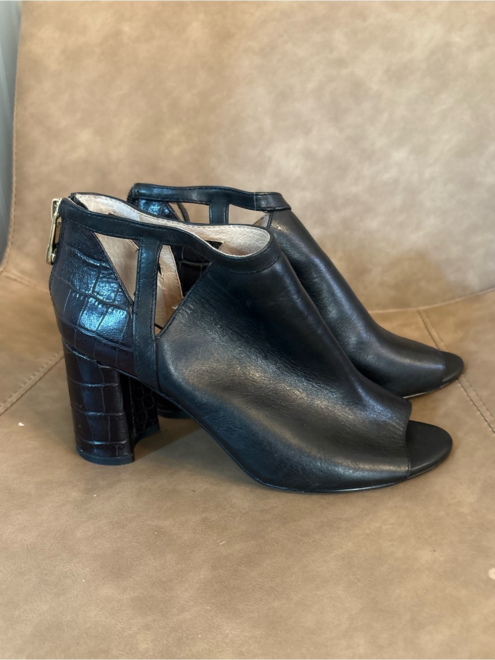 Louise et Cie black peep toe chunky heels shoes size 6